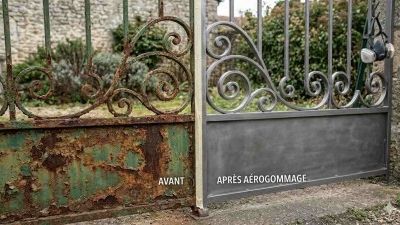 Quelle est la meilleure méthode pour décaper la rouille d'un support en métal ?  